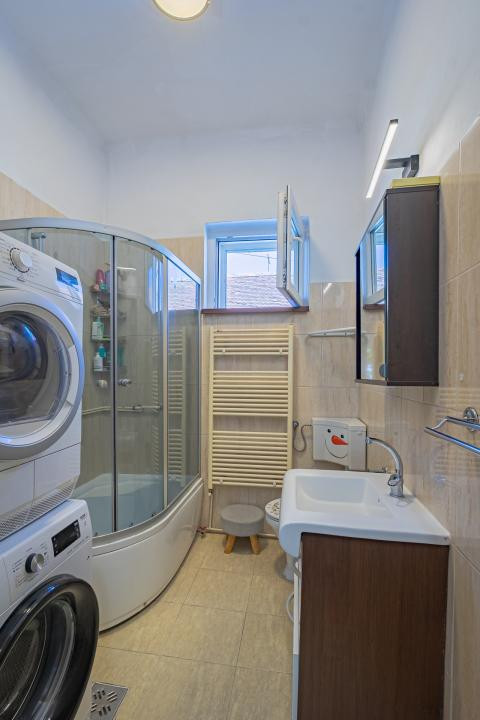 Apartament la casă, zonă liniștită și centrală — Str. Lupeni, Sibiu