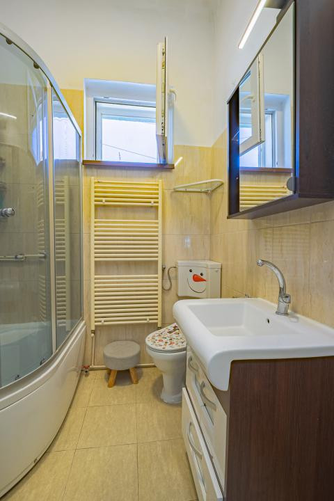 Apartament la casă, zonă liniștită și centrală — Str. Lupeni, Sibiu