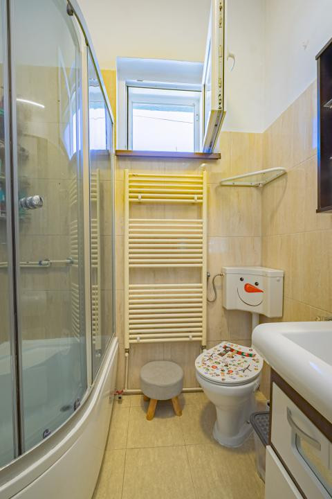 Apartament la casă, zonă liniștită și centrală — Str. Lupeni, Sibiu
