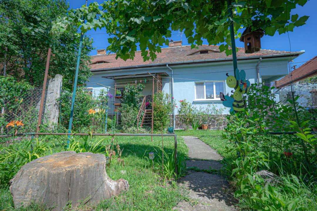 Apartament la casă, zonă liniștită și centrală — Str. Lupeni, Sibiu