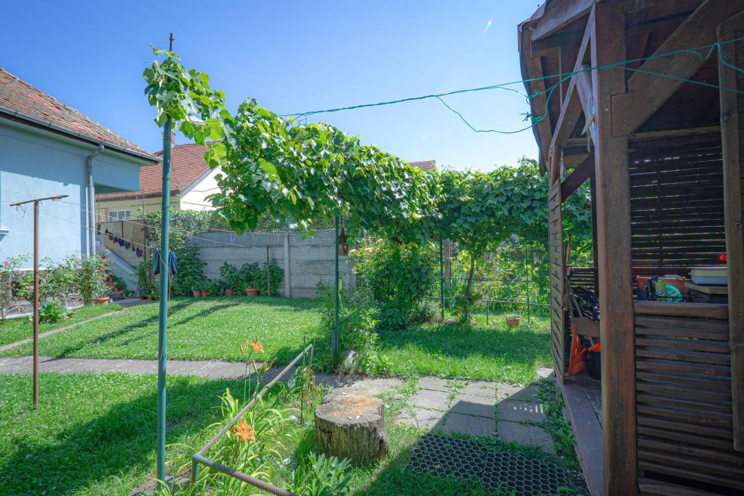 Apartament la casă, zonă liniștită și centrală — Str. Lupeni, Sibiu