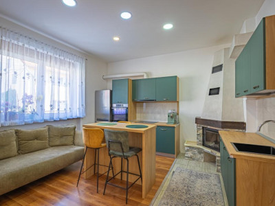 Apartament la casă, zonă liniștită și centrală — Str. Lupeni, Sibiu