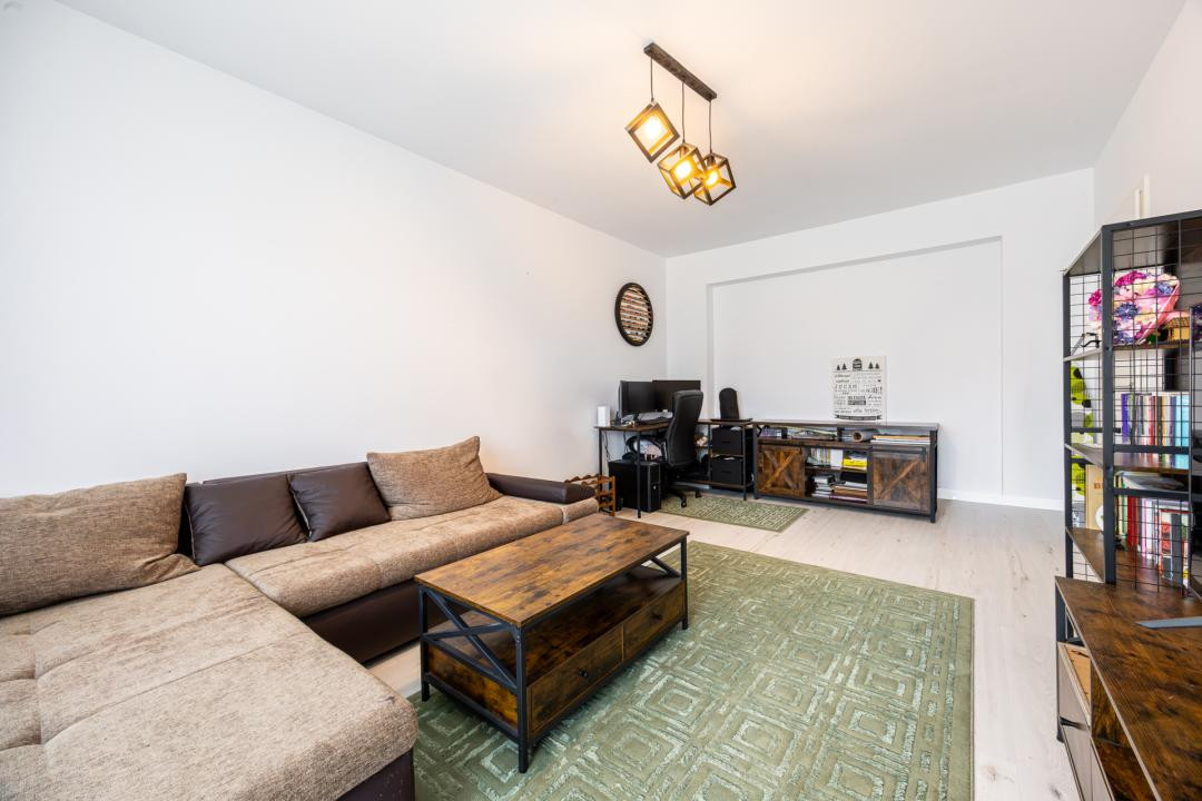 Vânzare apartament cu 3 camere, decomandat, Casa Nobel – Zona Tractorul