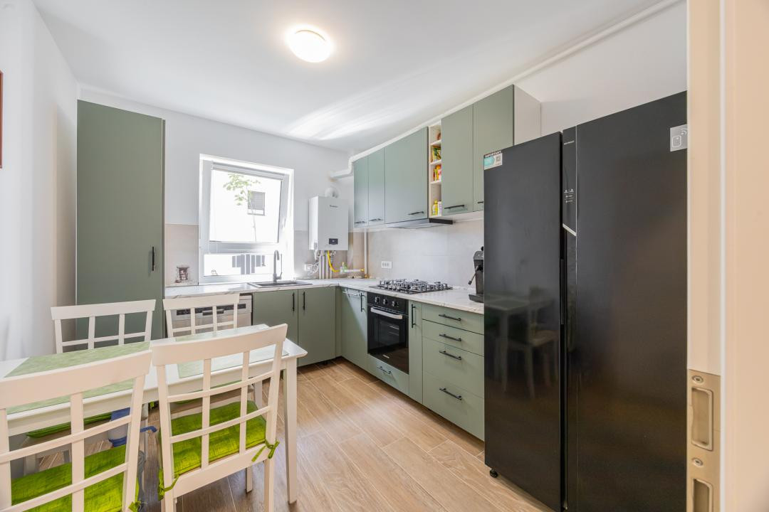 Vânzare apartament cu 3 camere, decomandat, Casa Nobel – Zona Tractorul