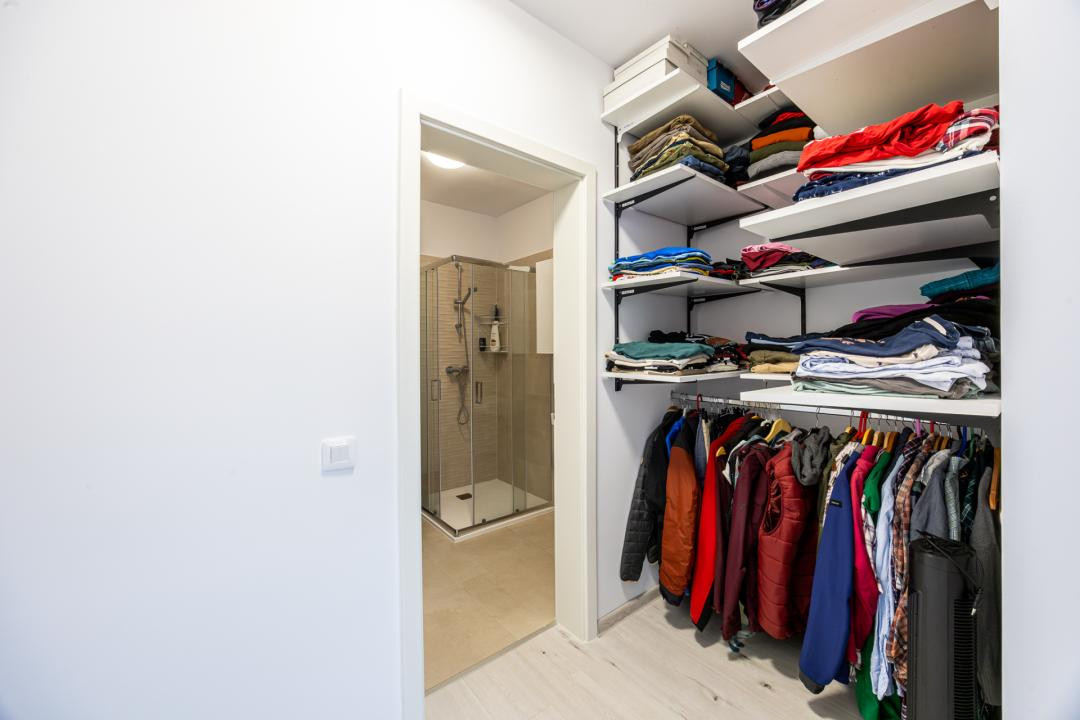 Vânzare apartament cu 3 camere, decomandat, Casa Nobel – Zona Tractorul