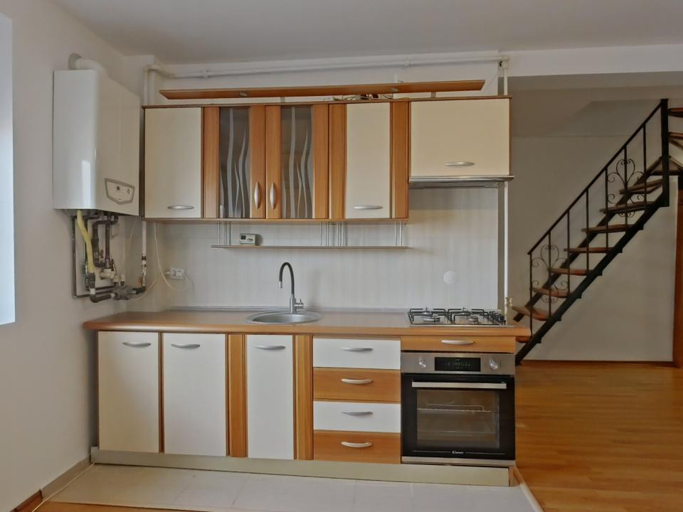 Închiriere apartament cu 2 camere, mobilat si utilat - strada 13 Decembrie