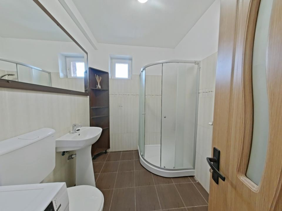Închiriere apartament cu 2 camere, mobilat si utilat - strada 13 Decembrie