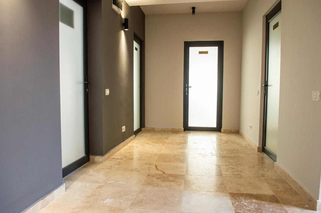 Birou modern de închiriat – 15,4 mp