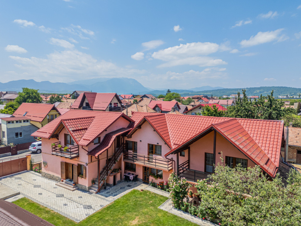 Pensiune, casa sau ambele? Proprietate unică în Râșnov, Brasov, Comision 0%