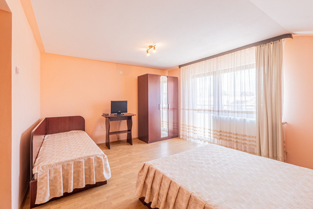 Pensiune, casa sau ambele? Proprietate unică în Râșnov, Brasov, Comision 0%