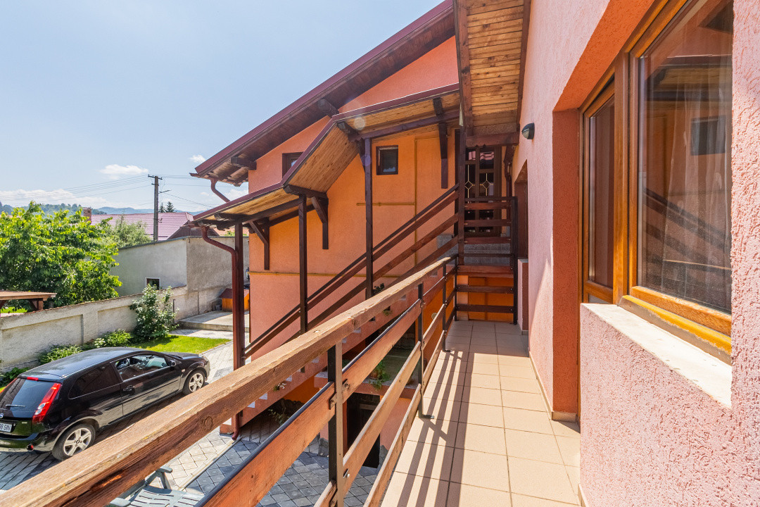 Pensiune, casa sau ambele? Proprietate unică în Râșnov, Brasov, Comision 0%