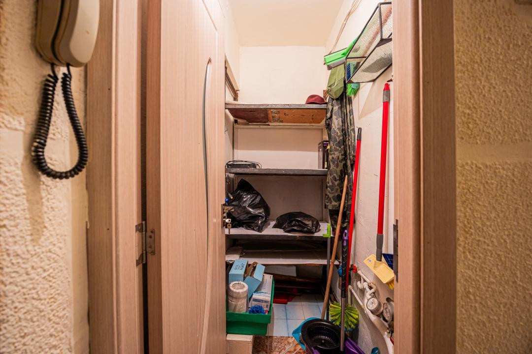 Vânzare apartament cu 2 camere,  2 balcoane, decomandat - zona Tractorul