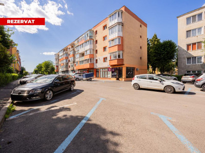 REZERVAT - Vânzare apartament cu 2 camere,  2 balcoane, decomandat 
