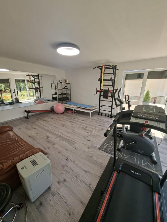 SPATIU COMERCIAL DE INCHIRIAT 700 euro STR SACEL