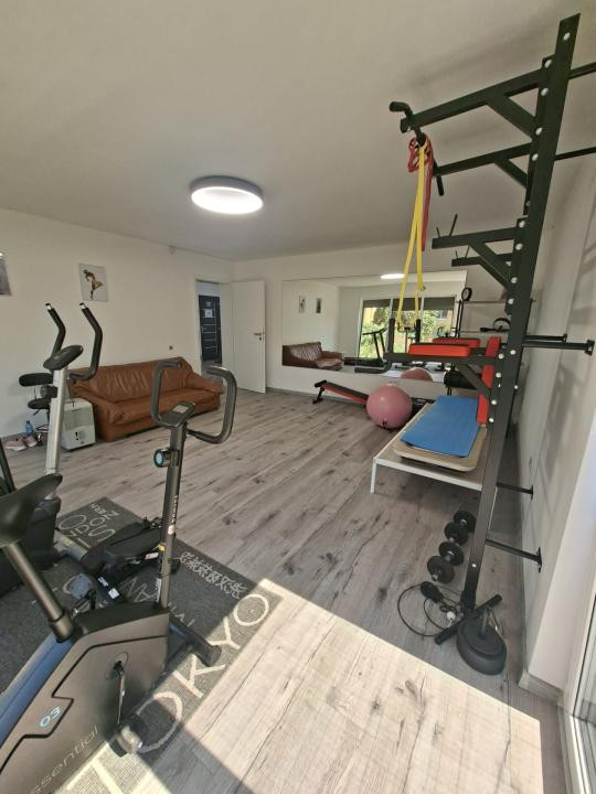 SPATIU COMERCIAL DE INCHIRIAT 700 euro STR SACEL