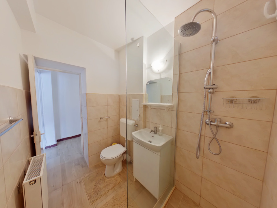 Apartament 2 camere, Ultracentral, aproape de centre universitare