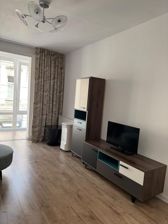 Apartament cu 2 camere decomandat in Centru, Piata Unirii!!
