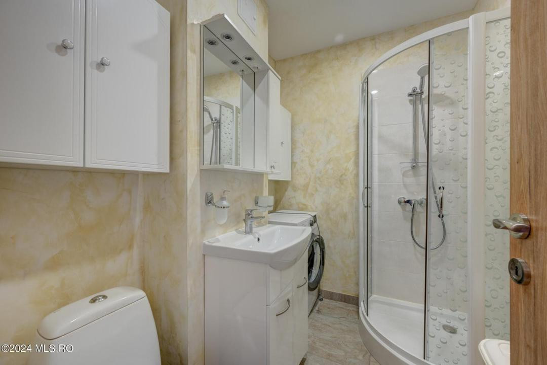 Apartament 2 camere, de inchiriat la doar 240m de statia de metrou 1 Decembrie 1