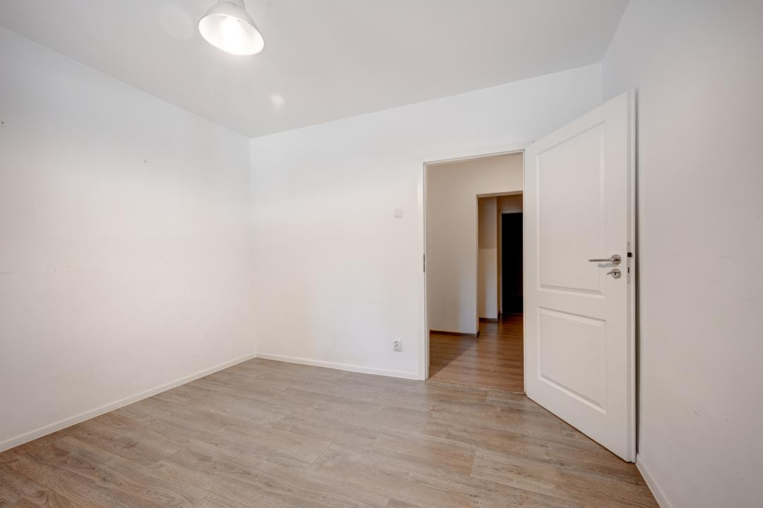 Apartament 4 camere, renovat, nemobilat | Lacul Tei 