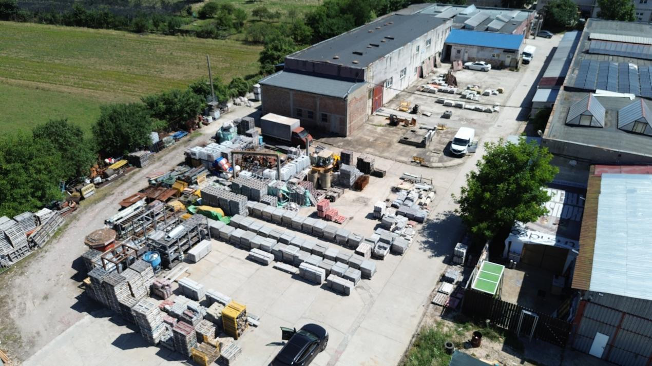Hala industriala Uzina 2 cu teren betonat de 4500 mp