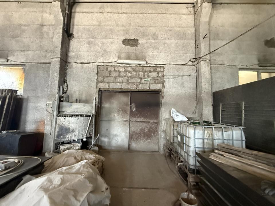Hala industriala Uzina 2 cu teren betonat de 4500 mp