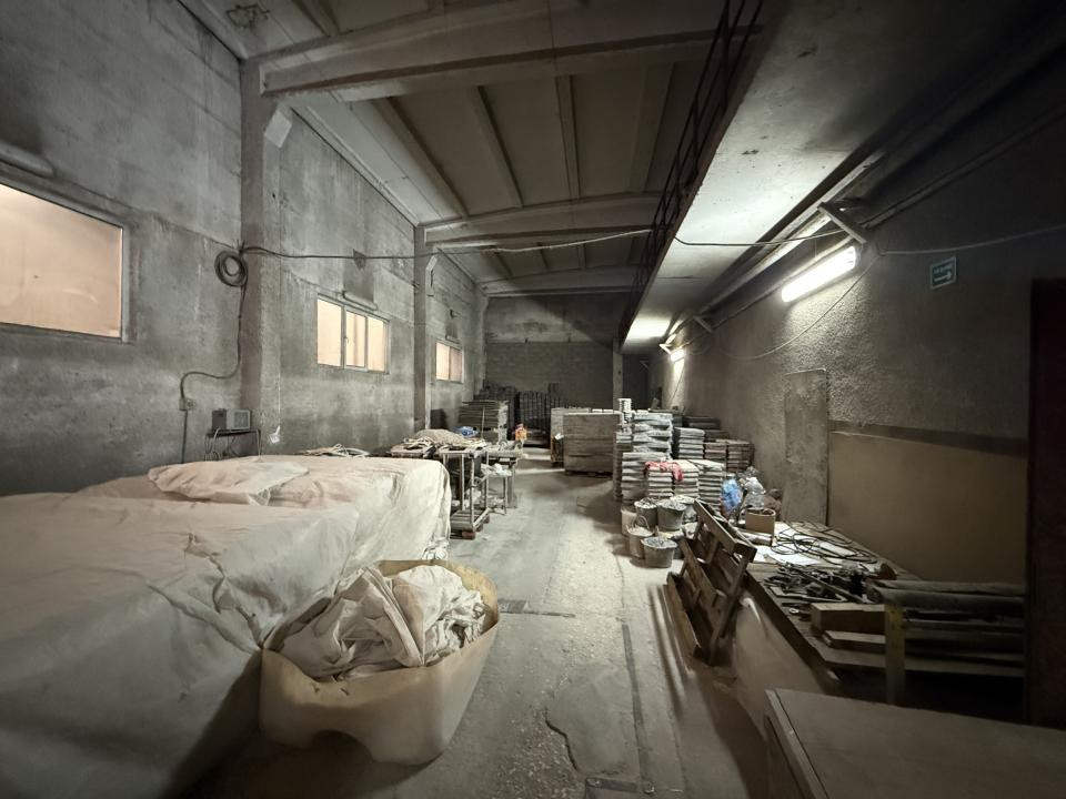 Hala industriala Uzina 2 cu teren betonat de 4500 mp