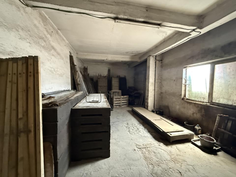 Hala industriala Uzina 2 cu teren betonat de 4500 mp