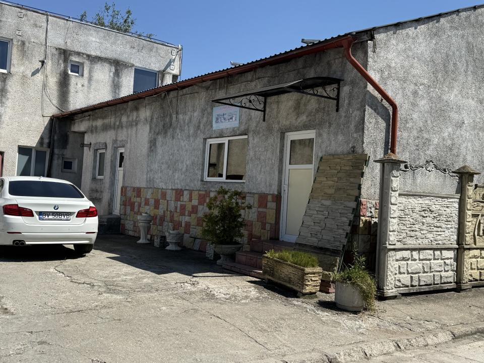 Hala industriala Uzina 2 cu teren betonat de 4500 mp