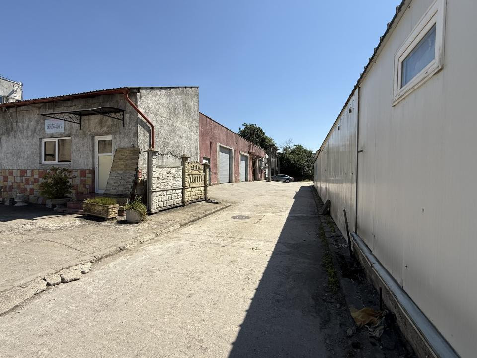 Hala industriala Uzina 2 cu teren betonat de 4500 mp