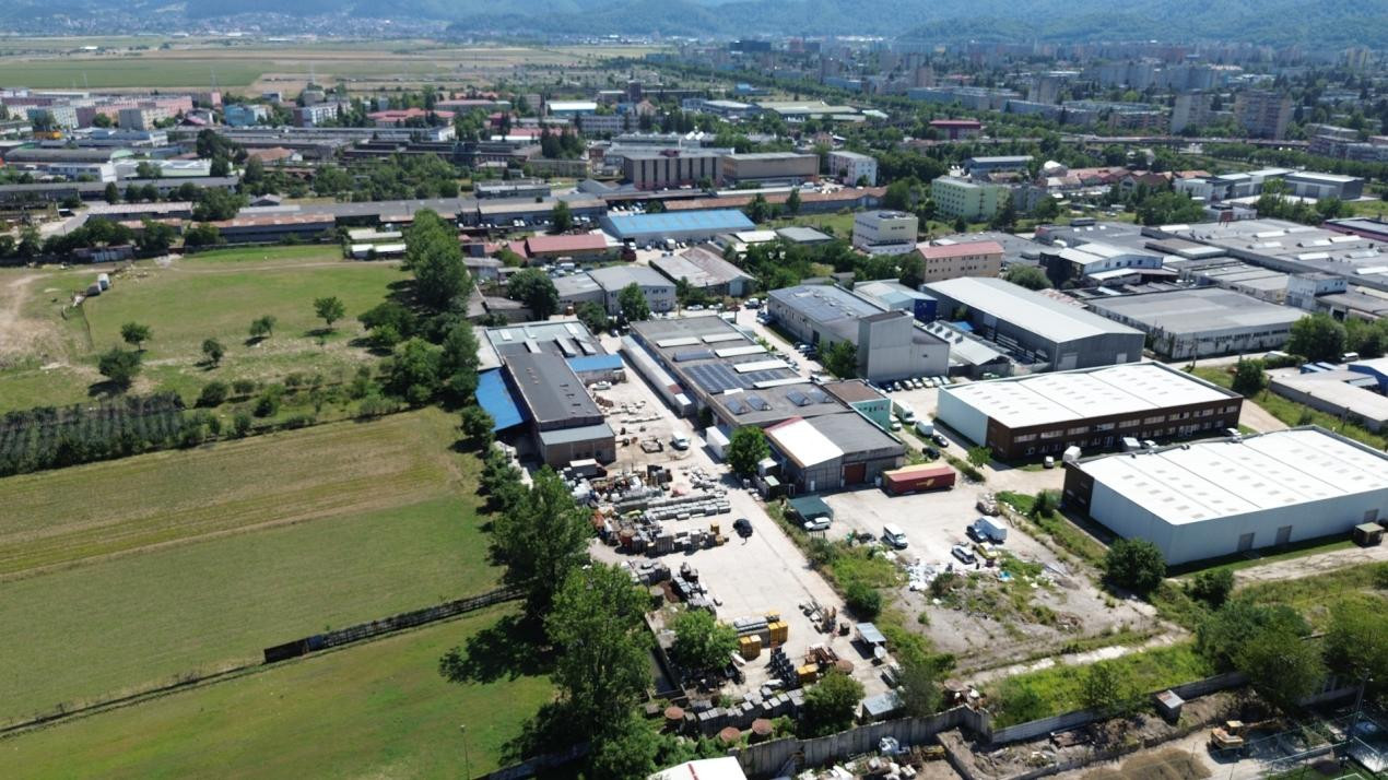 Hala industriala Uzina 2 cu teren betonat de 4500 mp