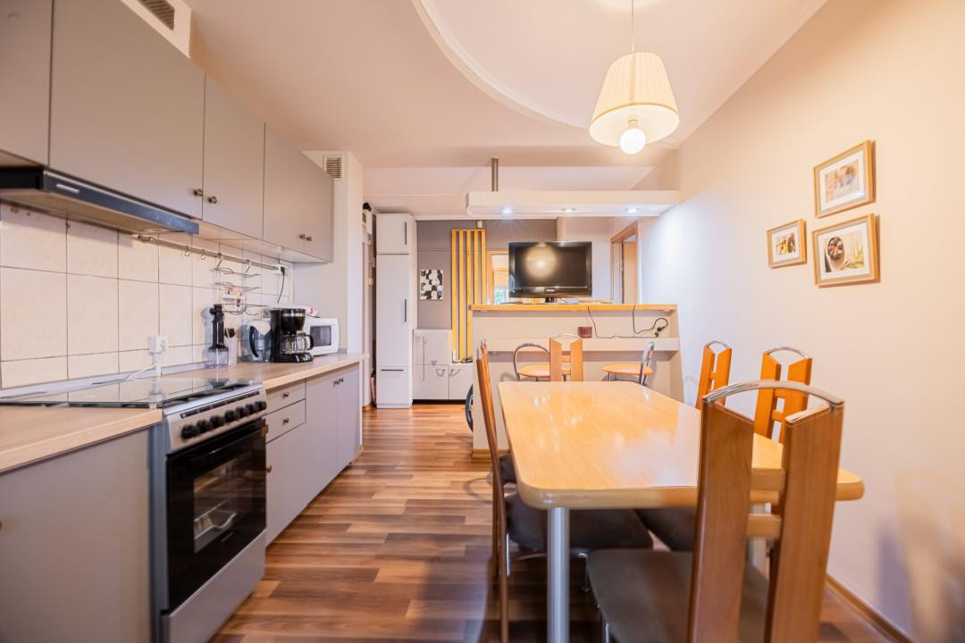 Apartament 3 camere, structură generoasă, Răcădău - Penny