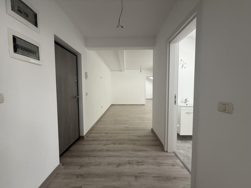 Apartament - 3 camere, bloc nou  Stupini