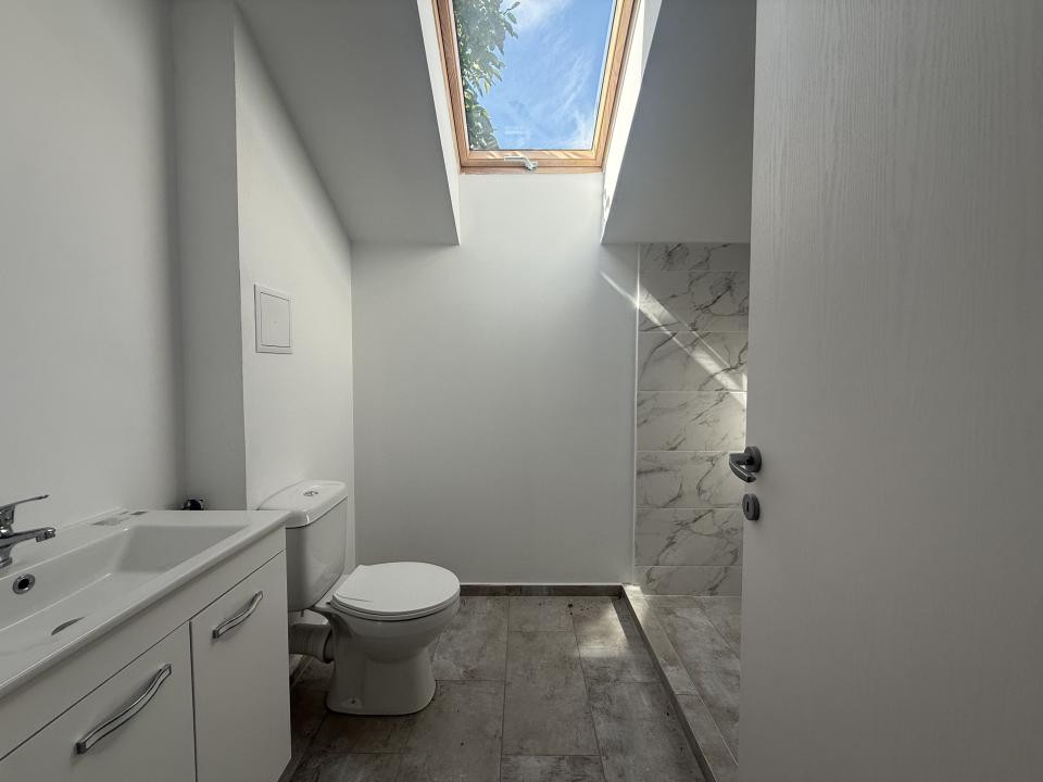 Apartament - 3 camere, bloc nou  Stupini