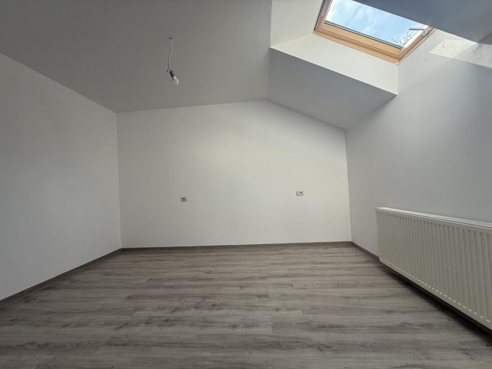 Apartament - 3 camere, bloc nou  Stupini