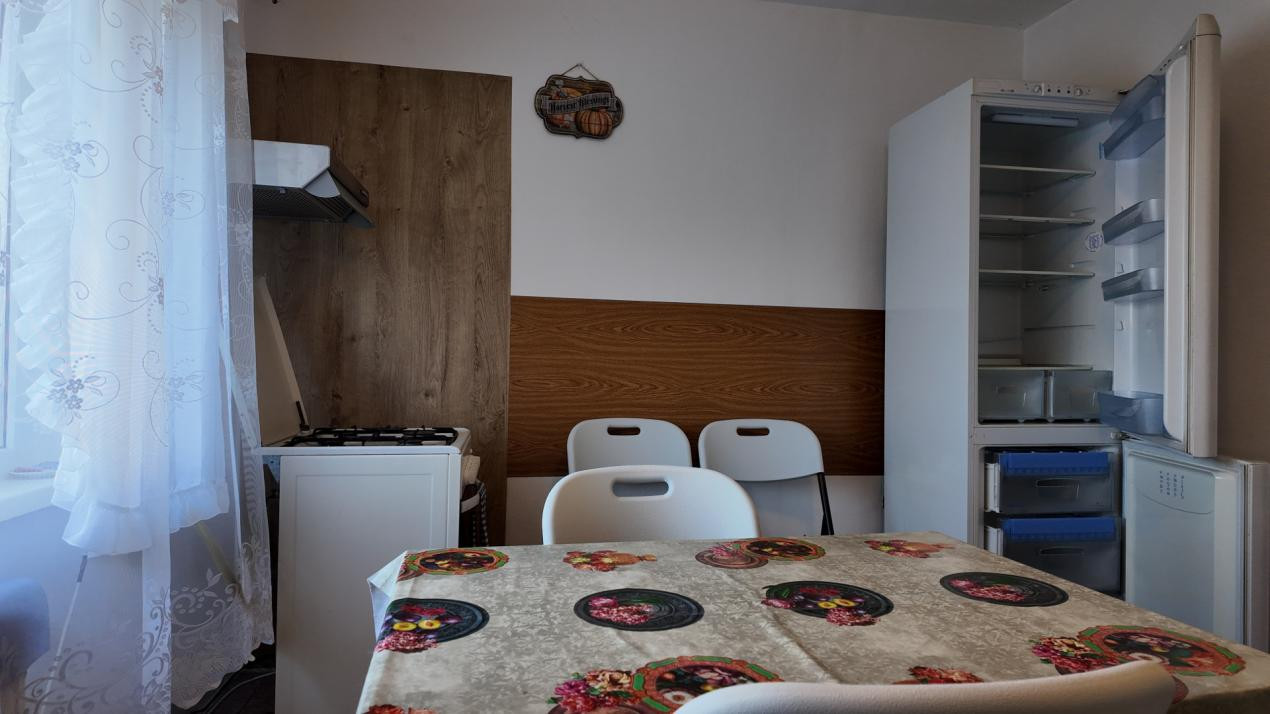Închiriere apartament 3 camere, mobilat și utilat - zona Răcădău