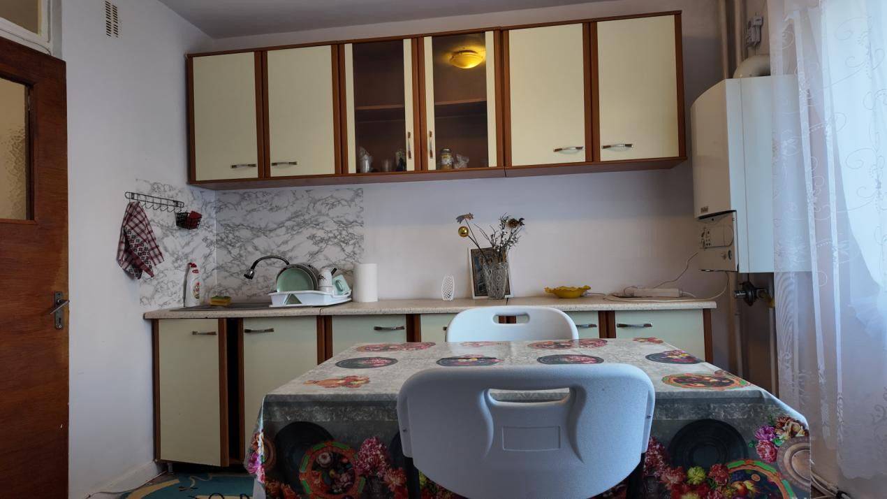 Închiriere apartament 3 camere, mobilat și utilat - zona Răcădău