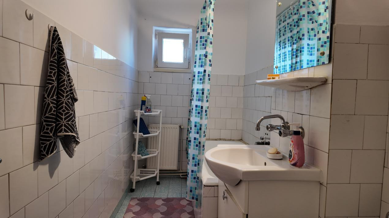 Închiriere apartament 3 camere, mobilat și utilat - zona Răcădău