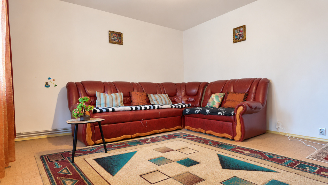 Închiriere apartament 3 camere, mobilat și utilat - zona Răcădău