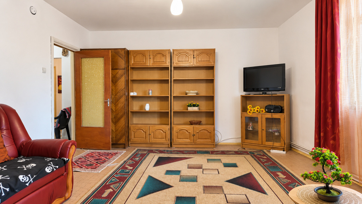 Închiriere apartament 3 camere, mobilat și utilat - zona Răcădău