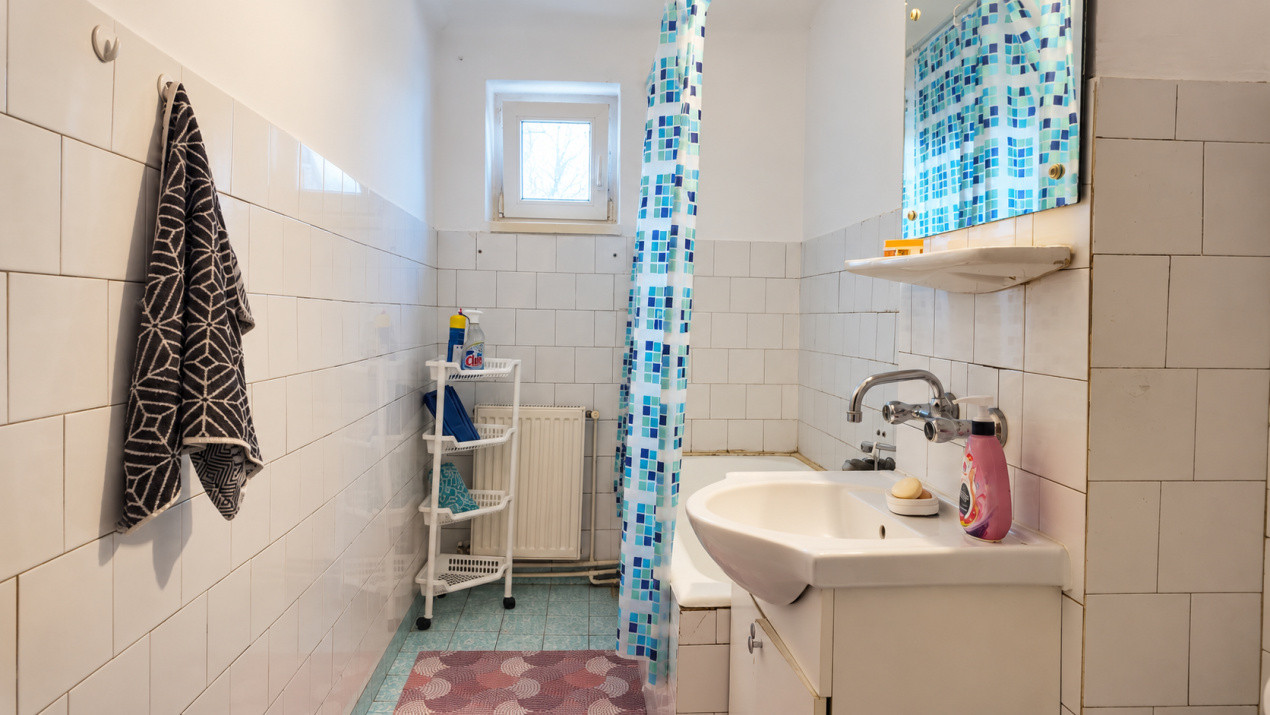 Închiriere apartament 3 camere, mobilat și utilat - zona Răcădău