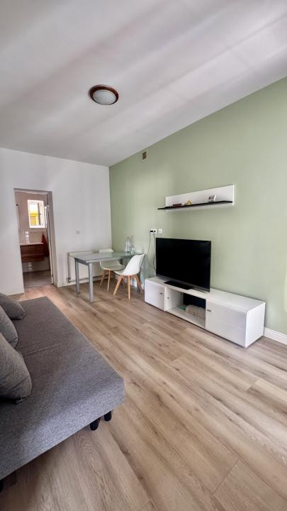 Apartament 3 camere la casă de închiriat Gușterita