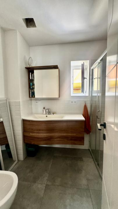 Apartament 3 camere la casă de închiriat Gușterita