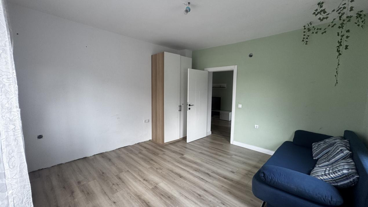 Apartament 3 camere la casă de închiriat Gușterita