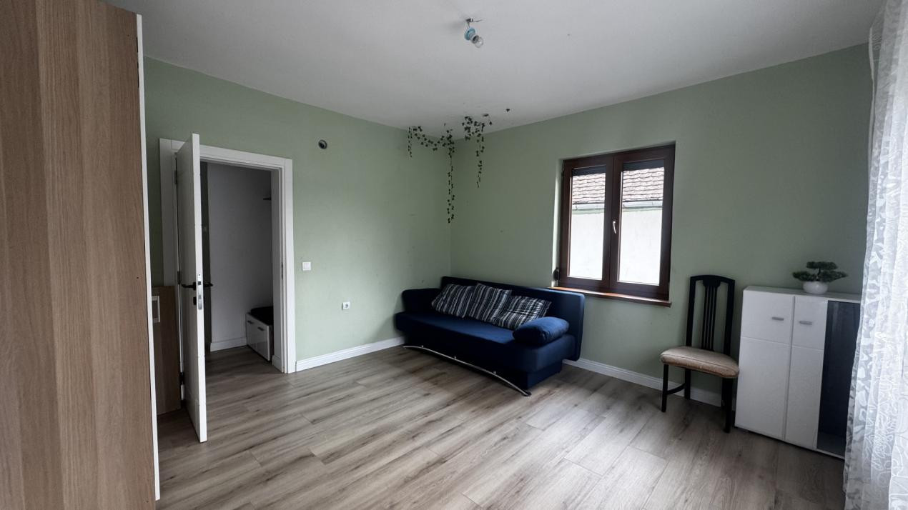 Apartament 3 camere la casă de închiriat Gușterita