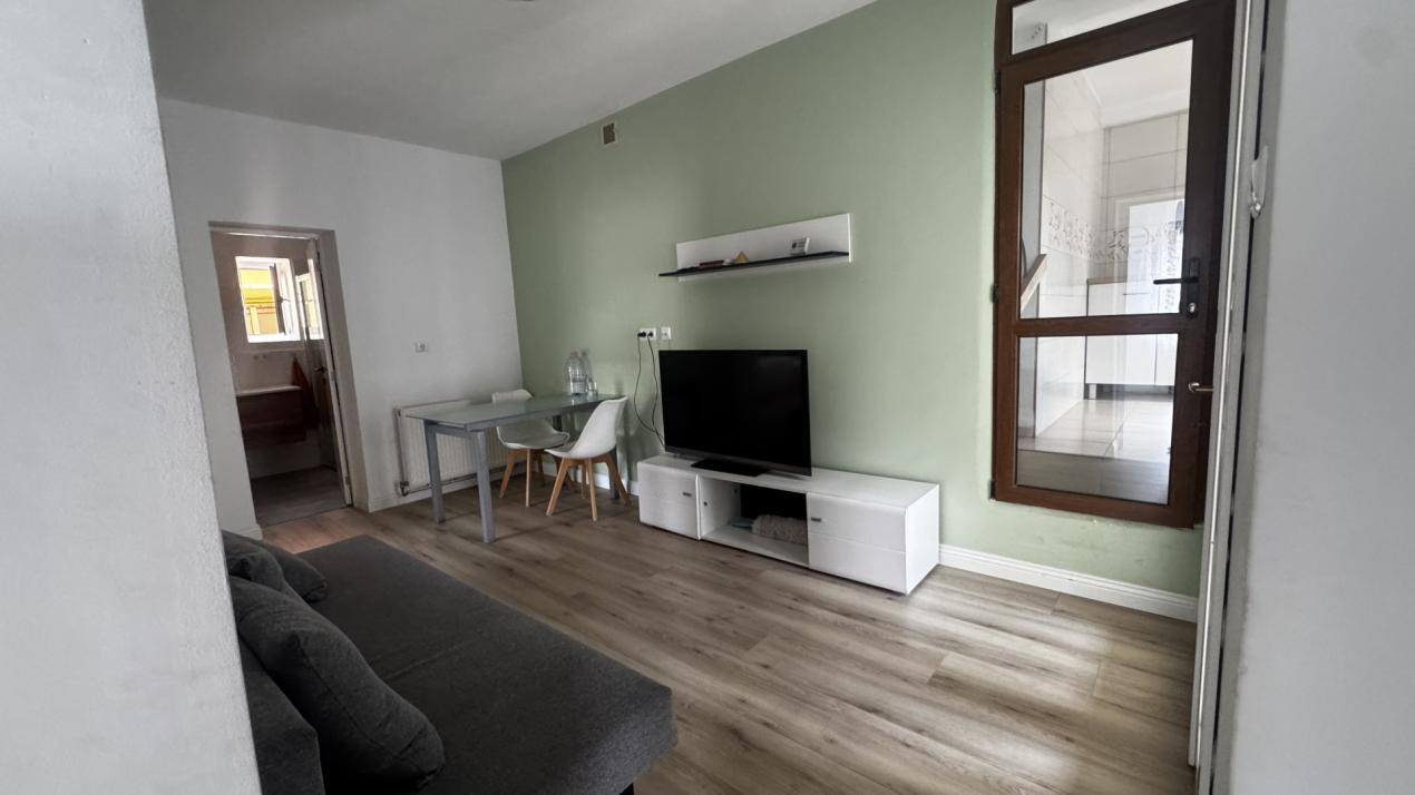 Apartament 3 camere la casă de închiriat Gușterita