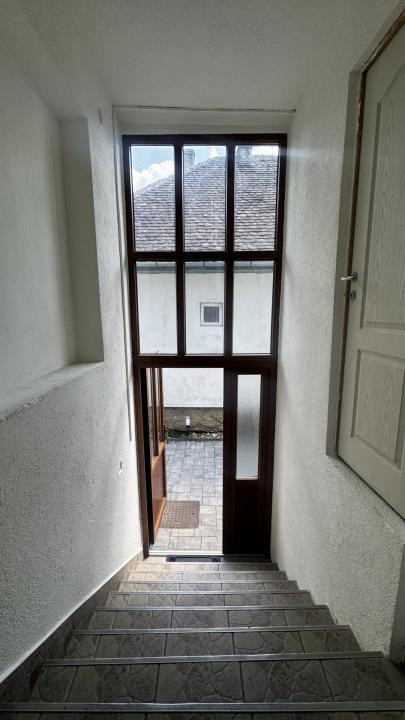 Apartament 3 camere la casă de închiriat Gușterita