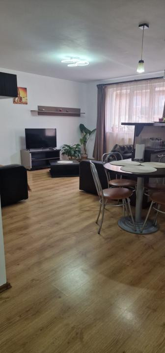 Apartament 3 camere decomandat | 77 mp | 2 dormitoare | 2 băi | Etaj 2 
