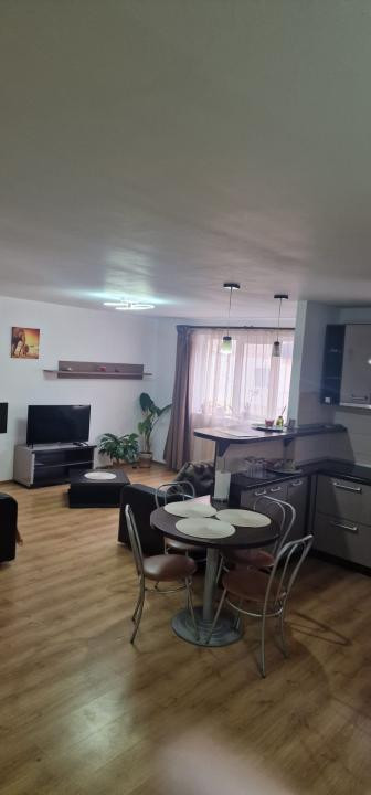 Apartament 3 camere decomandat | 77 mp | 2 dormitoare | 2 băi | Etaj 2 