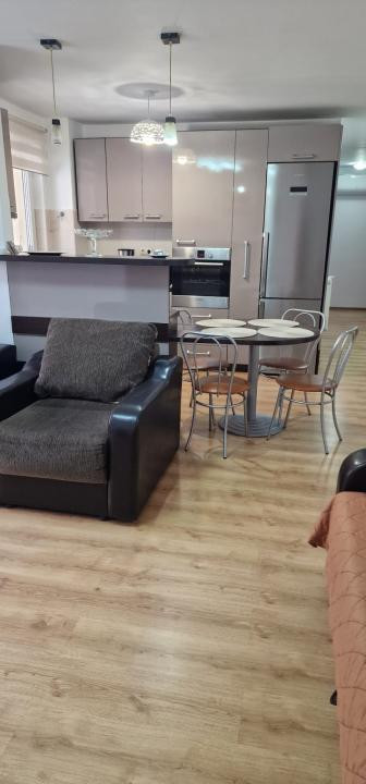 Apartament 3 camere decomandat | 77 mp | 2 dormitoare | 2 băi | Etaj 2 
