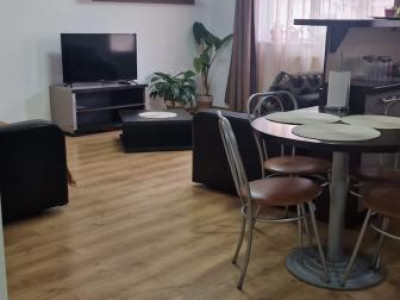 Apartament 3 camere decomandat | 77 mp | 2 dormitoare | 2 băi | Etaj 2 